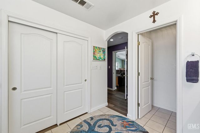 8203 Premier Avenue, Bakersfield, CA 93313