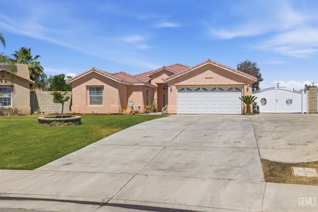 8203 Premier Avenue, Bakersfield, CA 93313