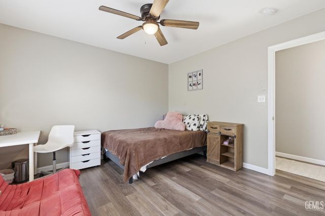 8203 Premier Avenue, Bakersfield, CA 93313