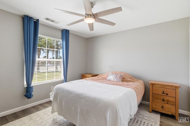 8203 Premier Avenue, Bakersfield, CA 93313