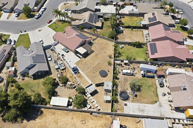 8203 Premier Avenue, Bakersfield, CA 93313