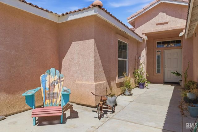 8203 Premier Avenue, Bakersfield, CA 93313