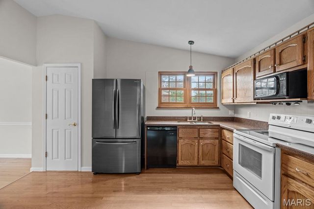 15 Jenny Lind Drive, St Peters, MO 63376