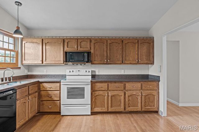 15 Jenny Lind Drive, St Peters, MO 63376