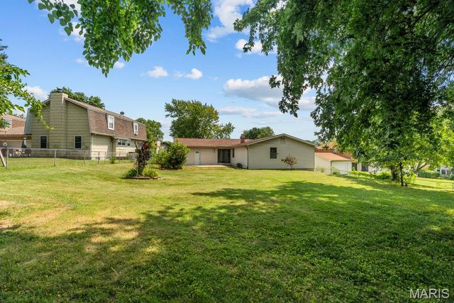 15 Jenny Lind Drive, St Peters, MO 63376