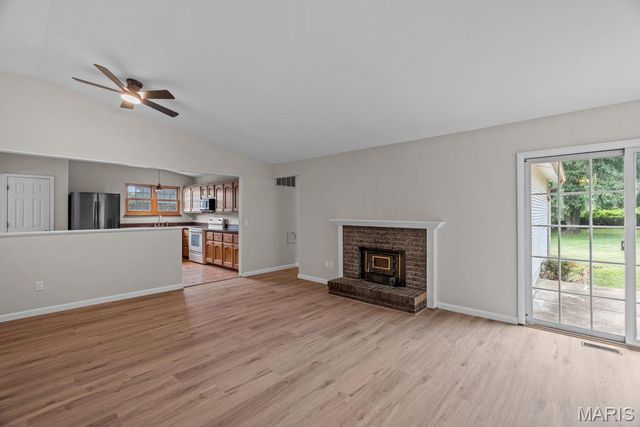 15 Jenny Lind Drive, St Peters, MO 63376