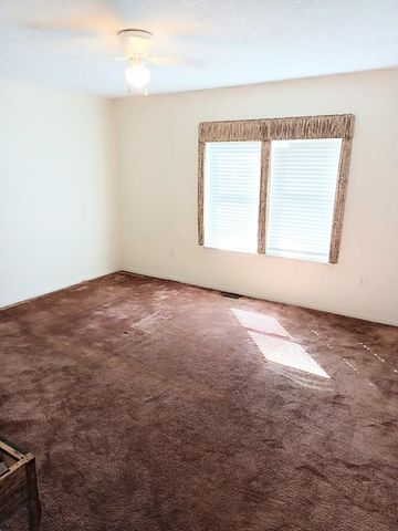 102 S Robin Hill, Kerrville, TX 78028