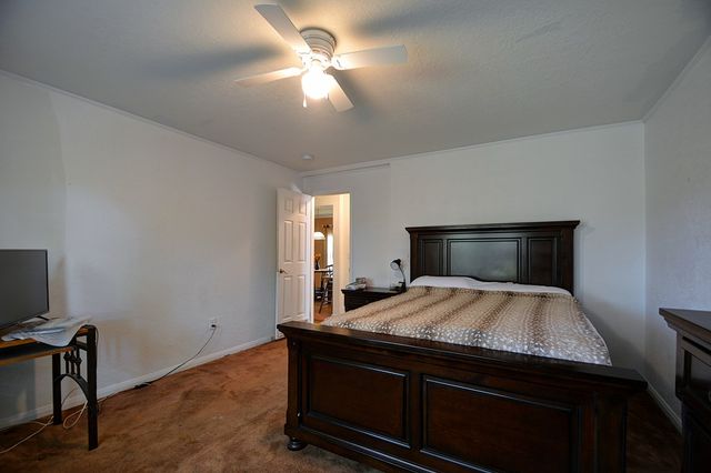 102 S Robin Hill, Kerrville, TX 78028