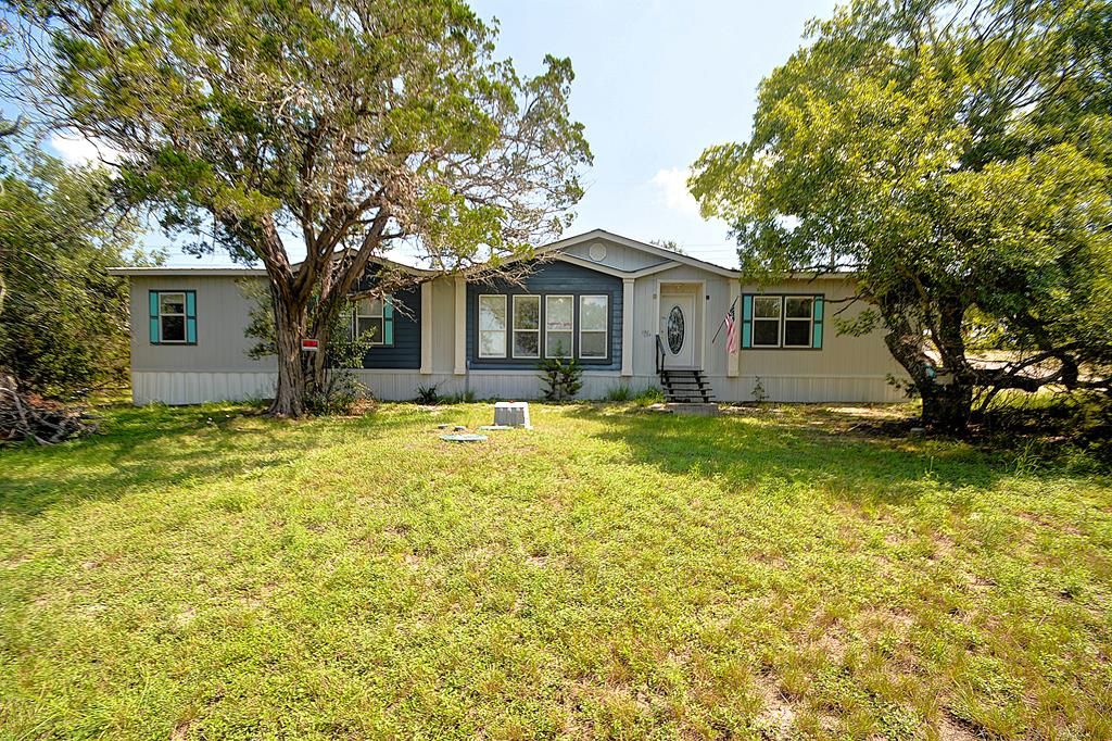 102 S Robin Hill, Kerrville, TX 78028