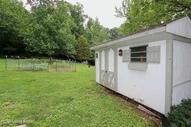 323 Estella Ave, New Albany, IN 47150