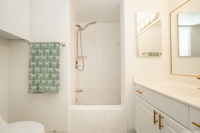 1561 Kanunu Street 1408, Honolulu, HI 96814