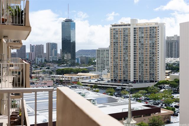 1561 Kanunu Street 1408, Honolulu, HI 96814