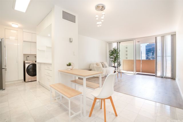 1561 Kanunu Street 1408, Honolulu, HI 96814