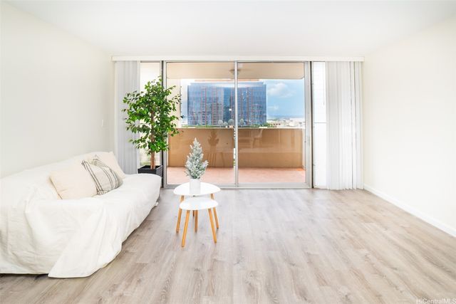 1561 Kanunu Street 1408, Honolulu, HI 96814