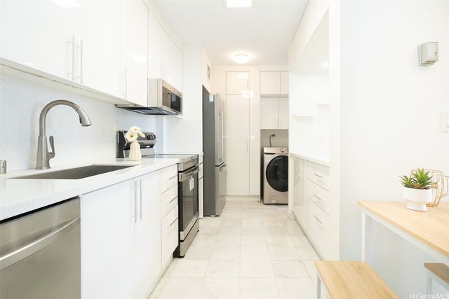 1561 Kanunu Street 1408, Honolulu, HI 96814