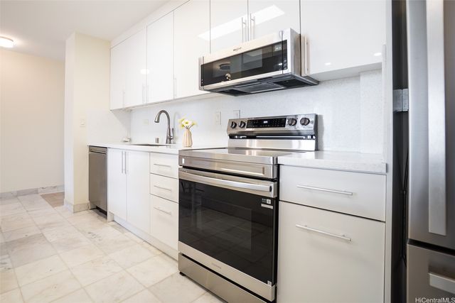 1561 Kanunu Street 1408, Honolulu, HI 96814