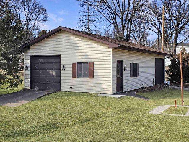 620 N Elm Street, Platteville, WI 53818