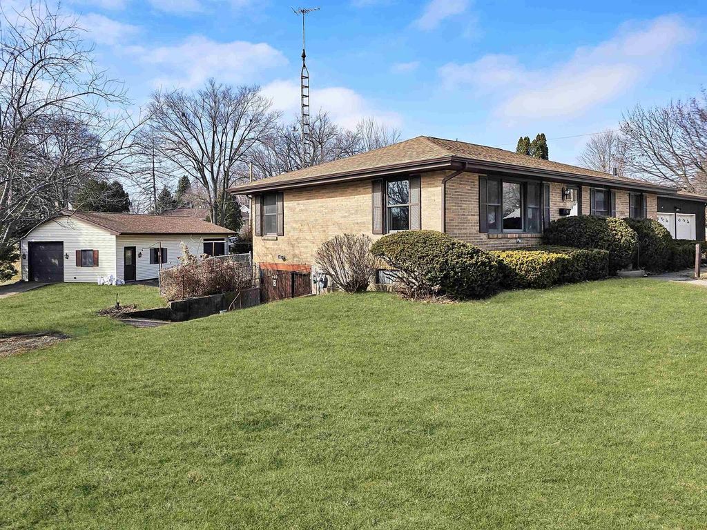 620 N Elm Street, Platteville, WI 53818