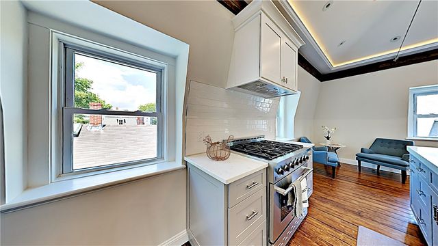 21 School Street 4, Newport, RI 02840