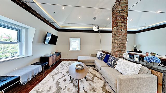 21 School Street 4, Newport, RI 02840