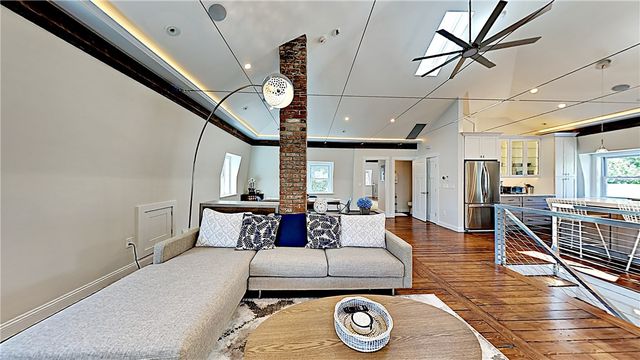 21 School Street 4, Newport, RI 02840