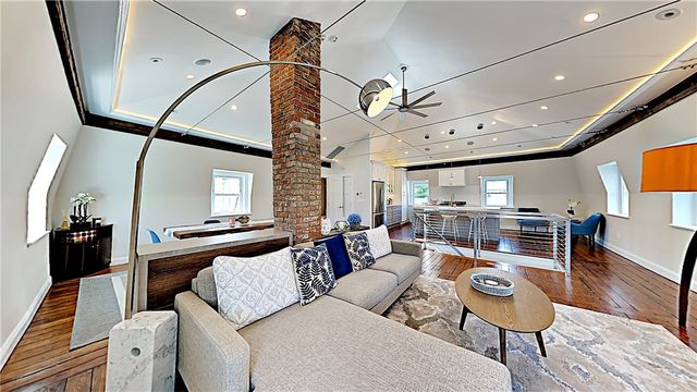 21 School Street 4, Newport, RI 02840