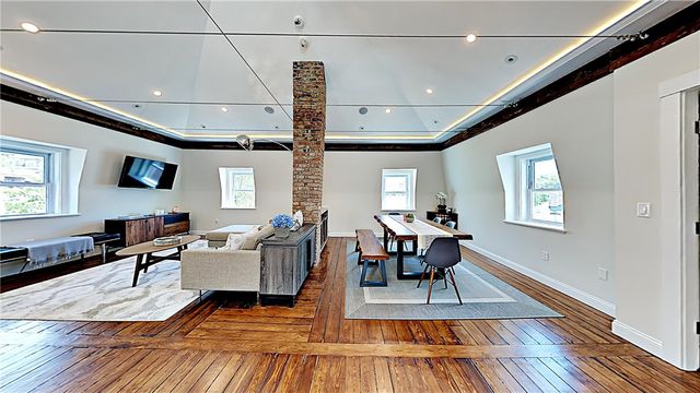 21 School Street 4, Newport, RI 02840