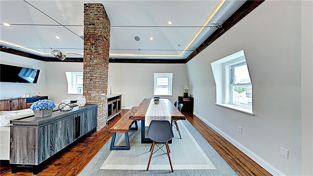 21 School Street 4, Newport, RI 02840