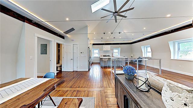 21 School Street 4, Newport, RI 02840