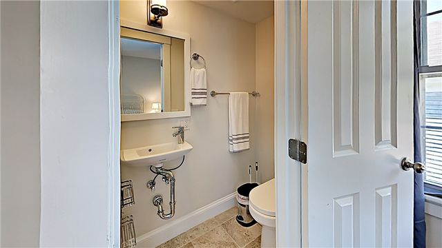 21 School Street 4, Newport, RI 02840