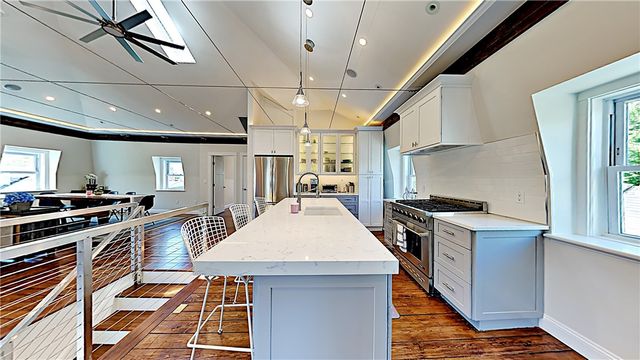 21 School Street 4, Newport, RI 02840