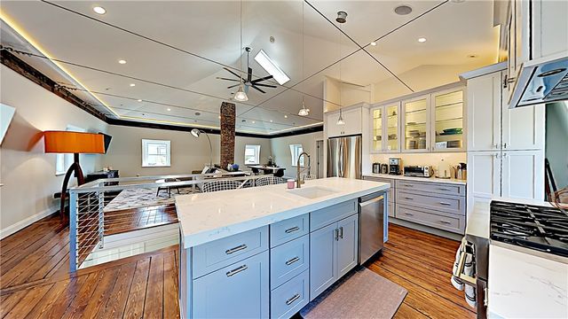 21 School Street 4, Newport, RI 02840