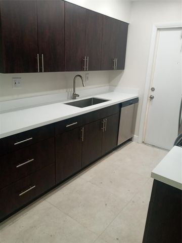 7400 Kimberly Boulevard 202a, North Lauderdale, FL 33068