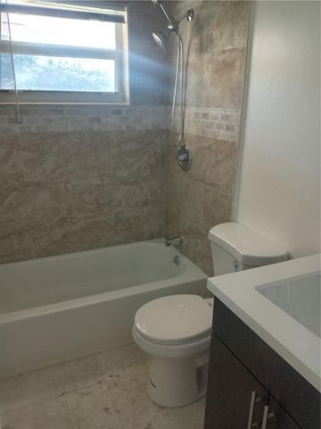 7400 Kimberly Boulevard 202a, North Lauderdale, FL 33068