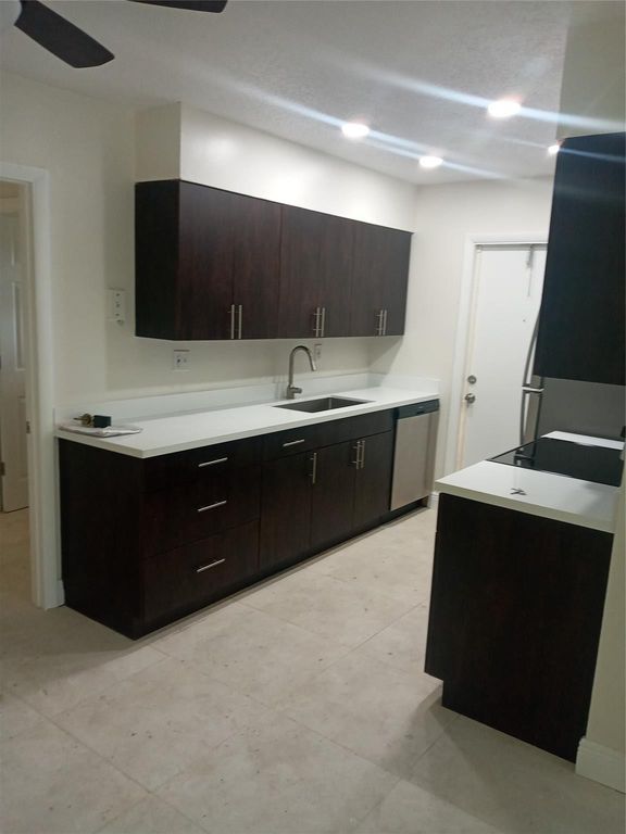 7400 Kimberly Boulevard 202a, North Lauderdale, FL 33068