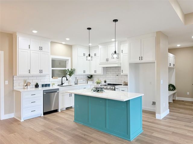 340 Stonegate Drive, Russellville, AR 72802