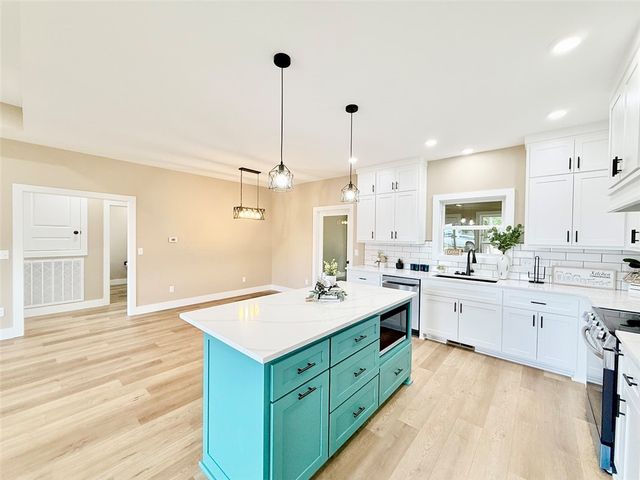 340 Stonegate Drive, Russellville, AR 72802