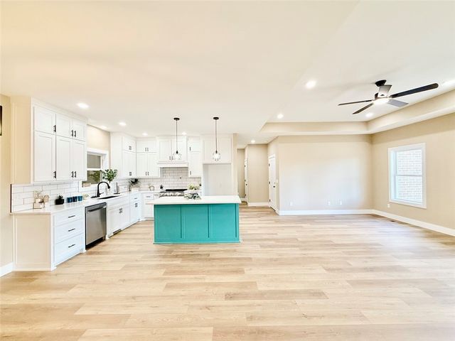 340 Stonegate Drive, Russellville, AR 72802