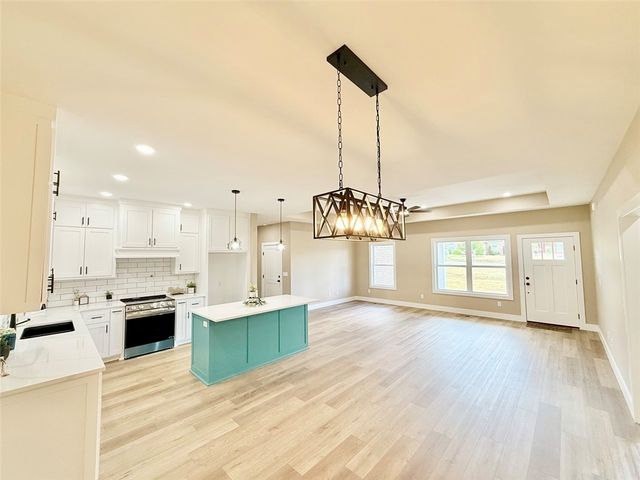 340 Stonegate Drive, Russellville, AR 72802