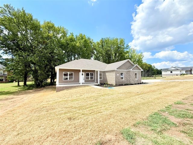 340 Stonegate Drive, Russellville, AR 72802