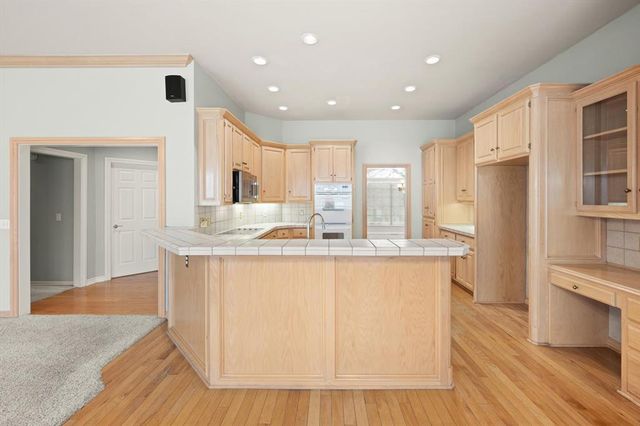 1117 Outabounds Drive, Edmond, OK 73034