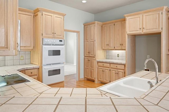 1117 Outabounds Drive, Edmond, OK 73034