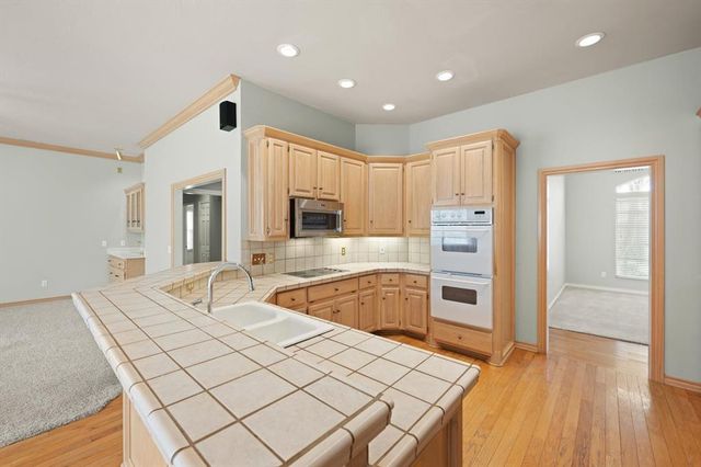 1117 Outabounds Drive, Edmond, OK 73034