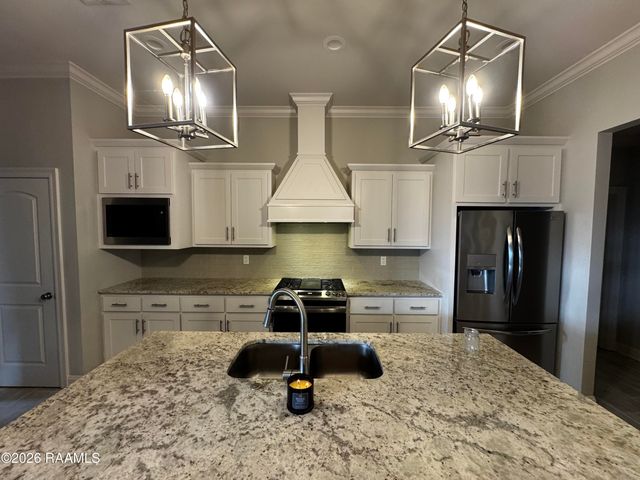 200 Tennyson Drive, Broussard, LA 70518