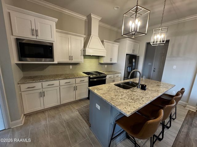 200 Tennyson Drive, Broussard, LA 70518