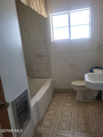 1309 E CLAUSEN Drive E, El Paso, TX 79925