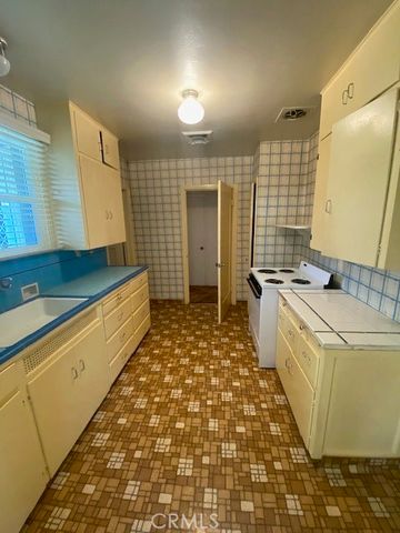 8 W 25th Street, Merced, CA 95340