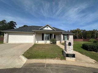 1023 Fairway, Jacksonville, TX 75766