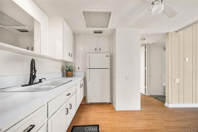 1562 Golden Rain Road 44D M2, Seal Beach, CA 90740