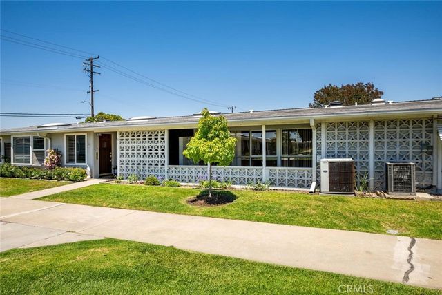 1562 Golden Rain Road 44D M2, Seal Beach, CA 90740